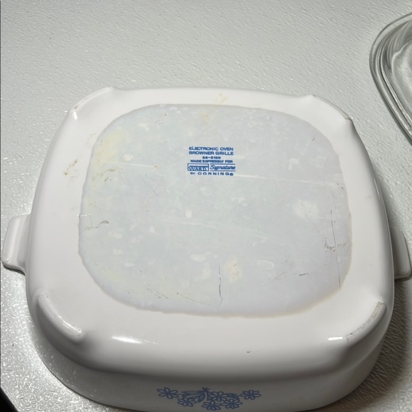 CorningWare White and Blue Floral Casserole with Glass Lid - Picture 5 of 6